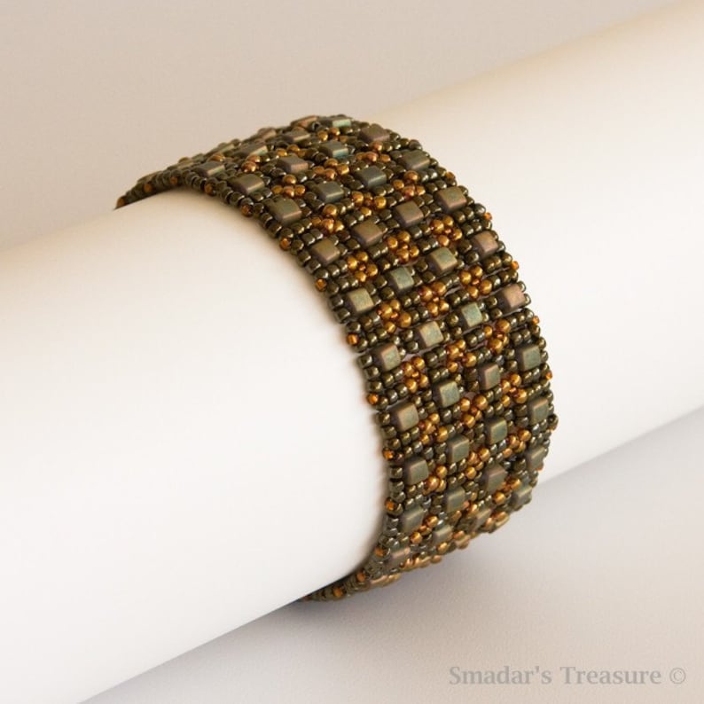 Beaded Bracelet With Olive Green Cube Beads and Rusty Golden - Etsy