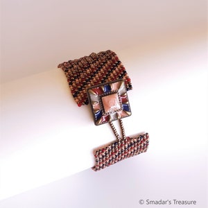 Beaded Bracelet with Colorful Enamel Button Clasp in Peach, Bronze, Ink Blue and Red. Wide Diagonal Multicolor Beadwoven Cuff Bracelet S-498 imagem 3