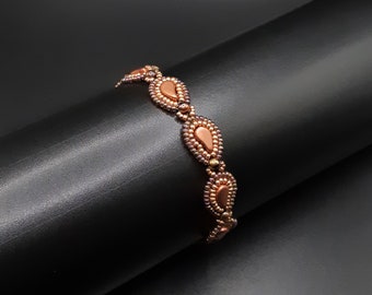 Paisley Beaded Bracelet in Copper and Rose Gold with Glass Pearls. Narrow Beadwoven Bracelet in Metallic and Iridescent Colors.  S-464