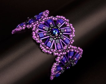Orchid Purple Beaded Bracelet with Swarovski Crystal Daisy Beads, Blue, Lavender and Hematite Blue Cube Beads. Medallions Bracelet S135