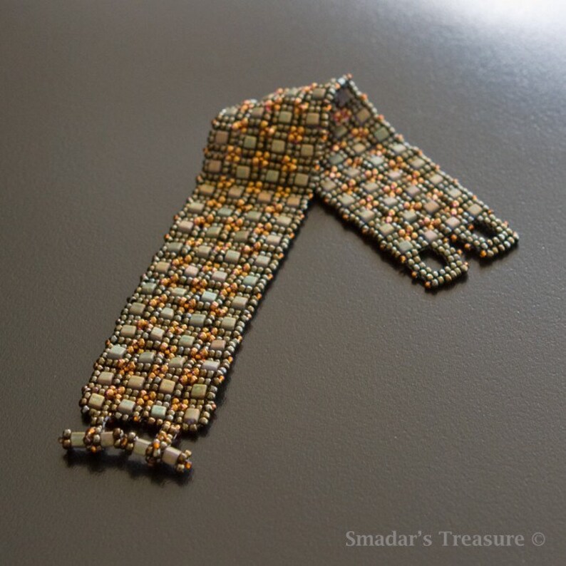 Beaded Bracelet With Olive Green Cube Beads and Rusty Golden - Etsy