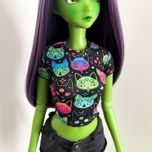 Cropped T-shirt Baby Tee for Smart Doll Classic or Pear *Doll Not Included*