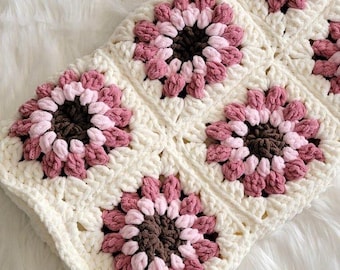 Coperta per neonati con motivo a margherita lavorata a mano all'uncinetto, filato certificato OEKO-TEX, regalo per la nascita del neonato