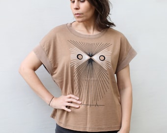 Great Horned Owl Screen Print Shirt in Camel Brown, Women's Plus Size Clothing, Loose Fit Jersey Knit Top, Birding Gift for Her