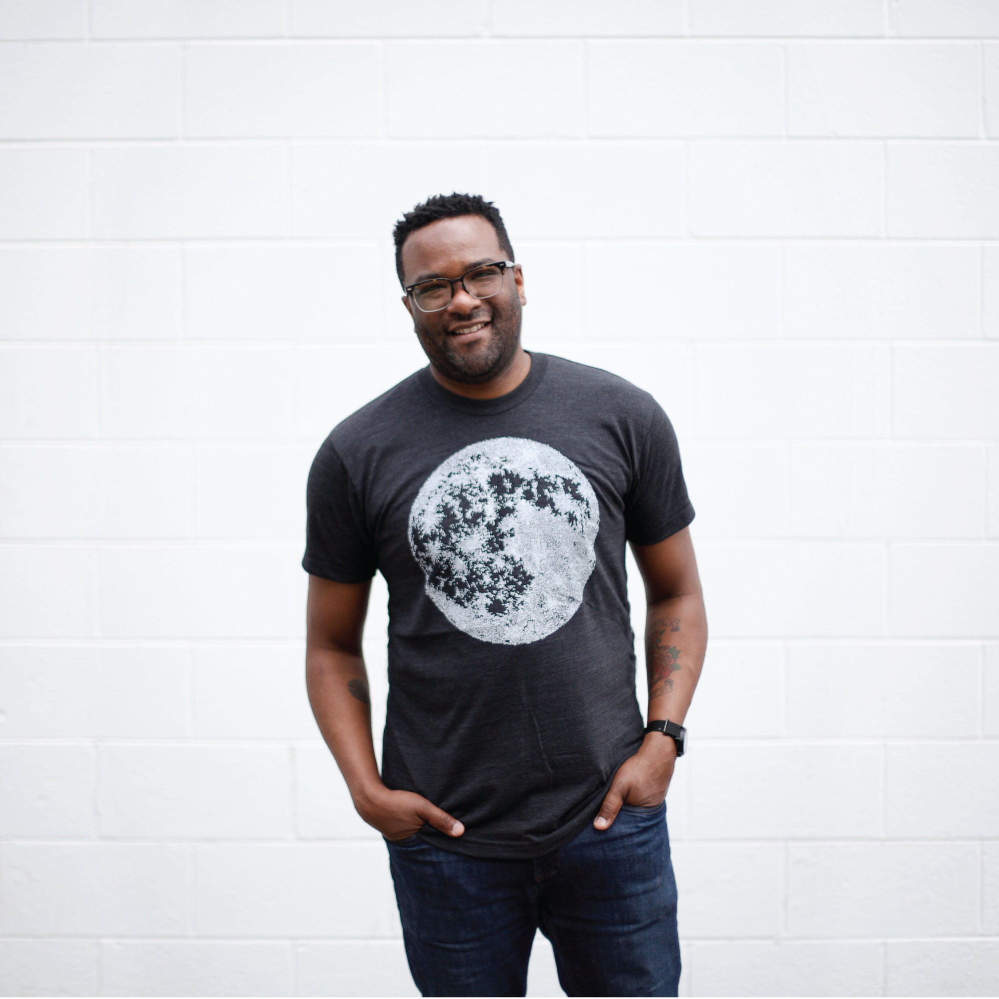 MOON TREE PLANET - T shirt　black Amazon.com: Front and Back of the Moon T-Shirt : Clothing, Shoes