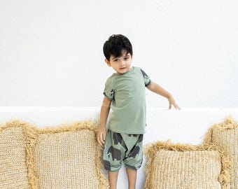 Organic Cotton Baby Outfit – Mammoth Green Harem Shorts & Tee Set