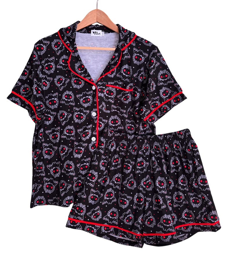 Mothman Pyjamas med knappar och shorts och topp bild 2