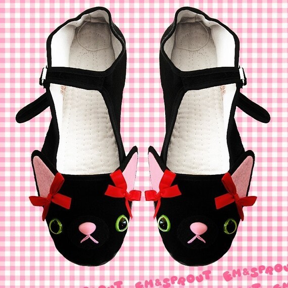 Items similar to Kitty Cat Mary Jane Shoes - Size 5 on Etsy