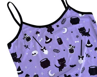 Witchy Things Nattklänning med axelband - Storlekar S-3X