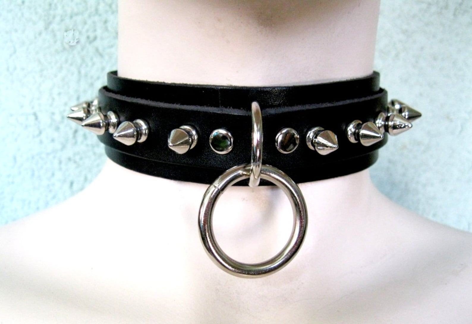 Women Faux Leather BDSM Bondage Neck Collar Ring Slave Round Neck Ring Harness