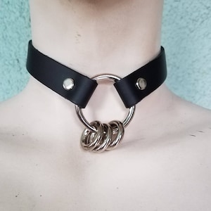 Black Leather Bondage  Collar Choker w/ One Capture Ring and Three Small Rings