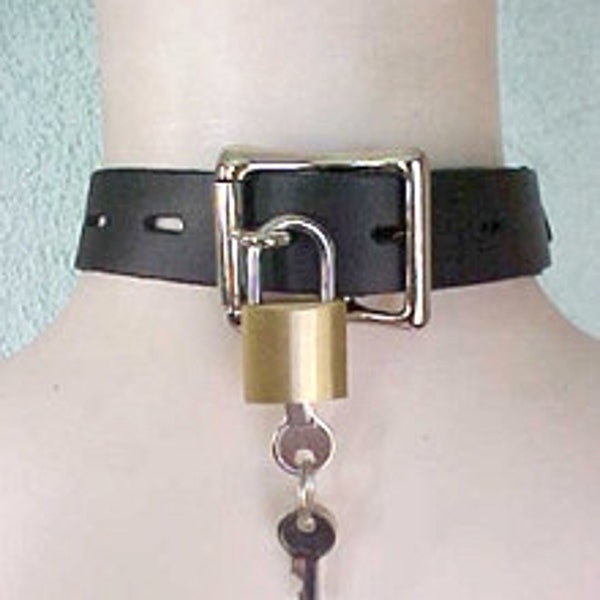 Black Leather Collar Choker With 3 Rings And A Locking Buckle, Lock Included