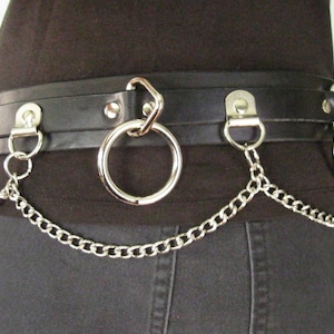 Black Leather 5 Ring Bondage Belt With Chain from Ape Leather image 3