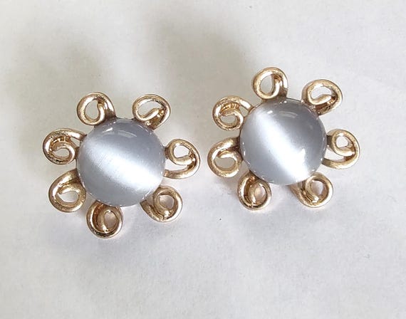 Moonglow Sunshine Flower Pierced Earrings Vintage Costume Jewelry