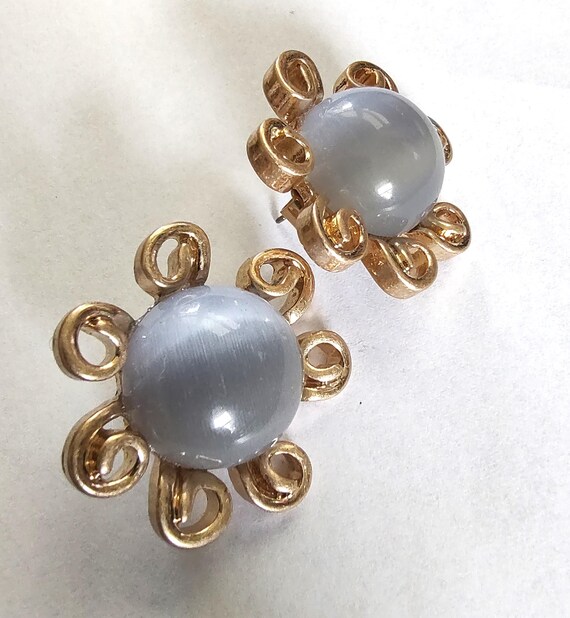 Moonglow Sunshine Flower Pierced Earrings Vintage Costume Jewelry View 2
