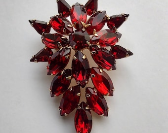 Red Rhinestone Brooch Tammey Jewels 1960s Costume Jewelry