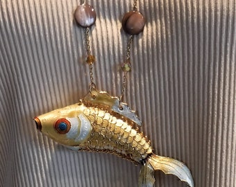Collar articulado de pez con esmalte cloisonné, bisutería única, pez dorado