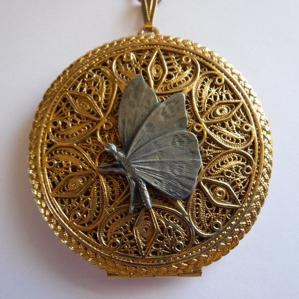 Vintage Gold Locket Pewter Butterfly Photo Picture Locket Necklace Costume Jewelry 18" Chain