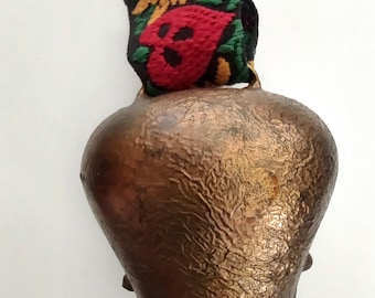 Campana de vaca vintage suiza bávara austriaca cinta bordada para colgar en la pared