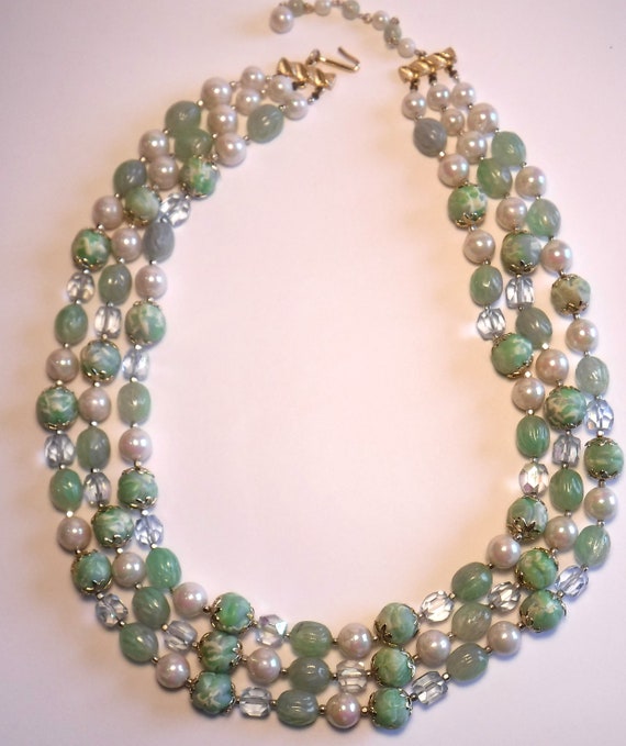 Mid Century Triple Strand Beaded Necklace Mint Gr… - image 2