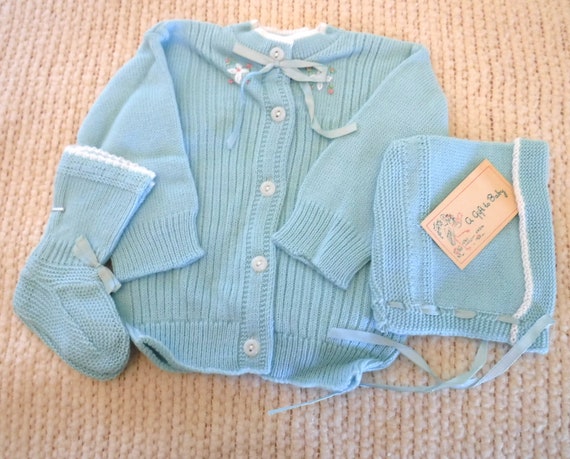 Vintage Baby Sweater Hat Booties Newborn Set Baby… - image 1