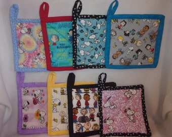 Snoopy Woodstock Peanuts gang Handmade 7 prints Kitchen Pot holder hot pad oven mitts made in the USA perfect gift chef