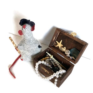 The Pirate Rat and His Treasure Chest image 2