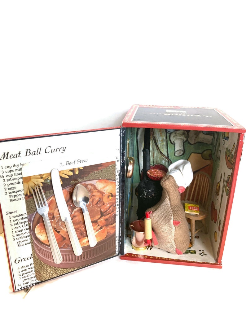 Bon Appetit Rat in Hat Vignette Playset image 1