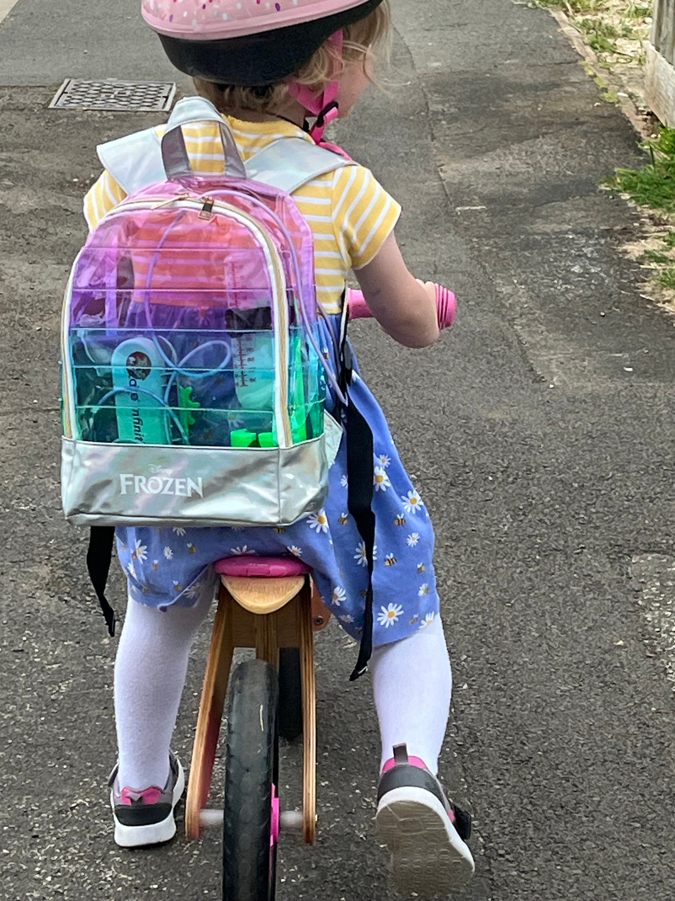 Small Feeding Pump Backpack Stand (Amika Pump Lightweight  stand suitable for bags, backpacks and Holds up to