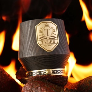 Whiskyglas, Geschenk für Whisky-Liebhaber, personalisiertes Rocks Glas mit gravierter Messingplatte, Jubiläumsgeschenk für ihn, kundenspezifisches Bourbonglas