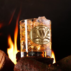 Personalized whiskey glass with engraving on brass plate, Custom Bourbon Cocktail Glass for Groomsmen Gift, Scotch Glass for Wedding Favors