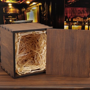 Houten geschenkdoos, gepersonaliseerde gegraveerde geschenkdoos, glazen whiskydoos, bruidsjonkersdoos, jubileumdoos, kartonnen doos houten, geschenkdoos voor mannen