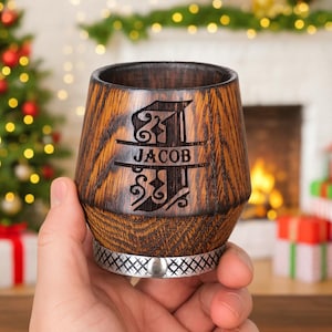 Personalized Whiskey Glass – Handcrafted Charred Oak Bourbon Tumbler with Rustic Style & Deep Wood Engraving
