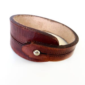 Handmade Brown Leather Bracelet: Minimalist Men&#39;s Wrist Cuff