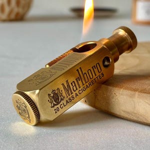 Vintage Marlboro Lighter Engraved Camel Cigarette Windproof Petrol Retro Zippo Style Exquisite Brass Kerosene Custom Windproof Vintage Gift