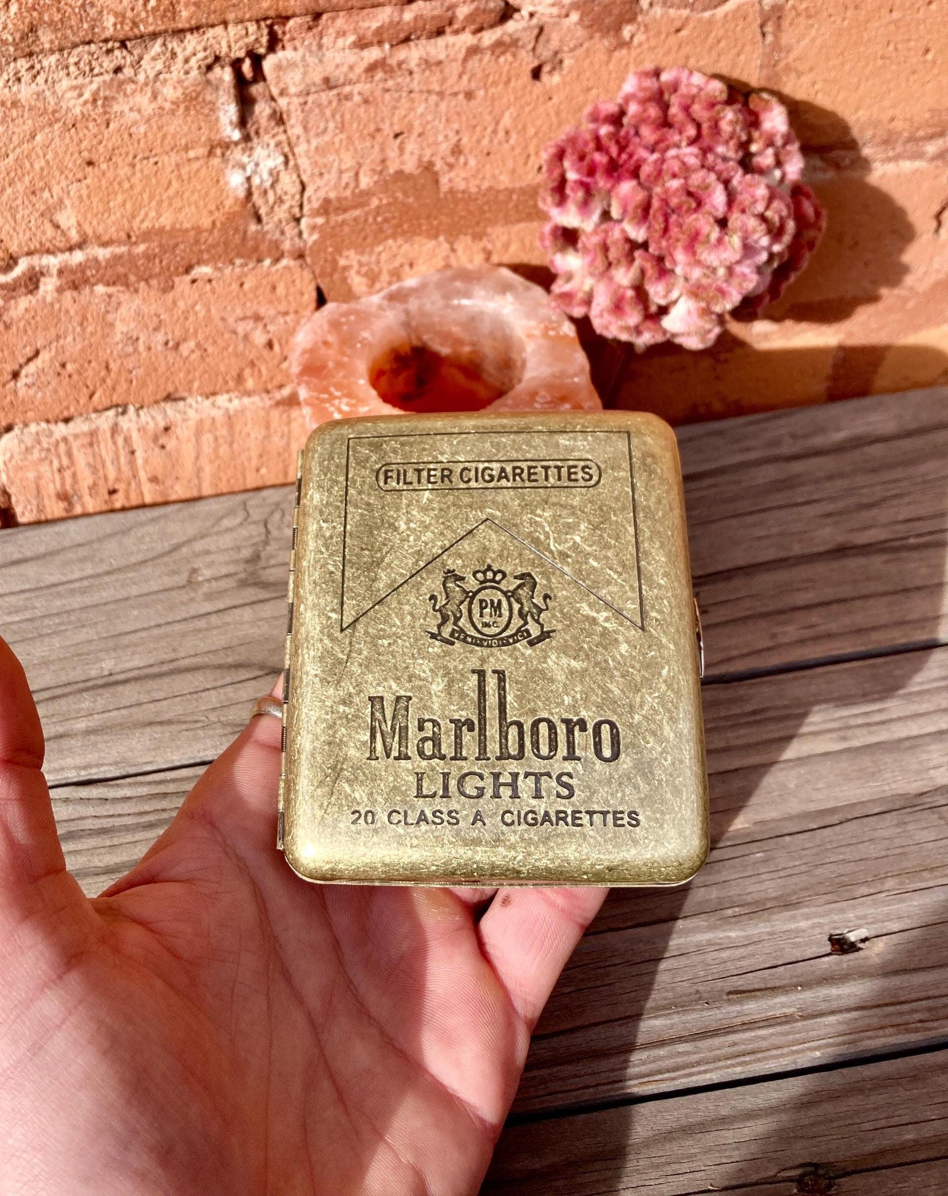 Vintage gegraveerd Marlboro-sigarettendoosje Retro Camel Zippo-collectie chique luxe gepersonaliseerd cadeau Home Art Unieke sigaret-sigaaradvertenties oud