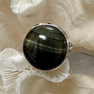 Beautiful Blue Tiger&#39;s Eye Ring Size 8