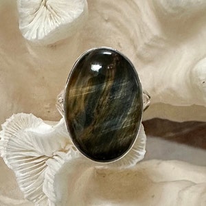 Beautiful Blue Tiger&#39;s Eye Ring Size 8.25