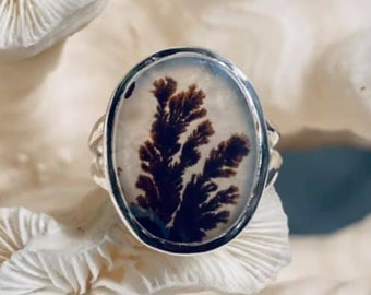 Simple Scenic Dendrite Ring Size 8