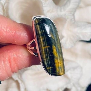 Beautiful Blue Tiger&#39;s Eye Ring Size 7.75