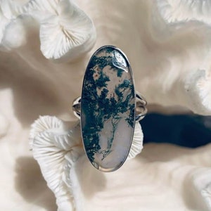 Beautiful Green Moss Agate Ring Size 9.25