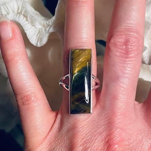Beautiful Modern Blue Tiger&#39;s Eye Ring Size 8.25