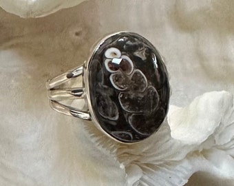 Beautiful Turtella Jasper Ring Size 8.25