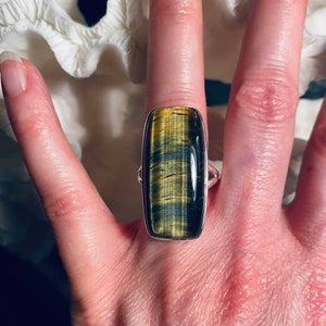 Beautiful Large Blue Tiger&#39;s Eye Ring Size 9.75