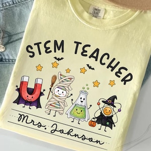 Camiseta de Halloween para profesor de química, camiseta espeluznante para profesor de ciencias, camiseta personalizada para el aula STEM, regalo de otoño para profesor de ciencias, colores cómodos