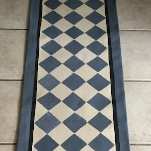 FLOORCLOTH  COUNTRY RUNNER  hand painted rug  2&#39;x6&#39;