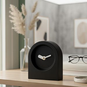 Horloge en arc moderne | Montre de bureau ou de cheminée silencieuse | Décoration minimaliste couleur personnalisée | Cadeau de pendaison de crémaillère