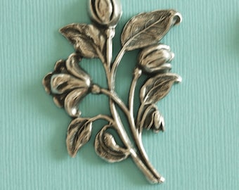 Silver Tulip Lily Flower Finding 2885