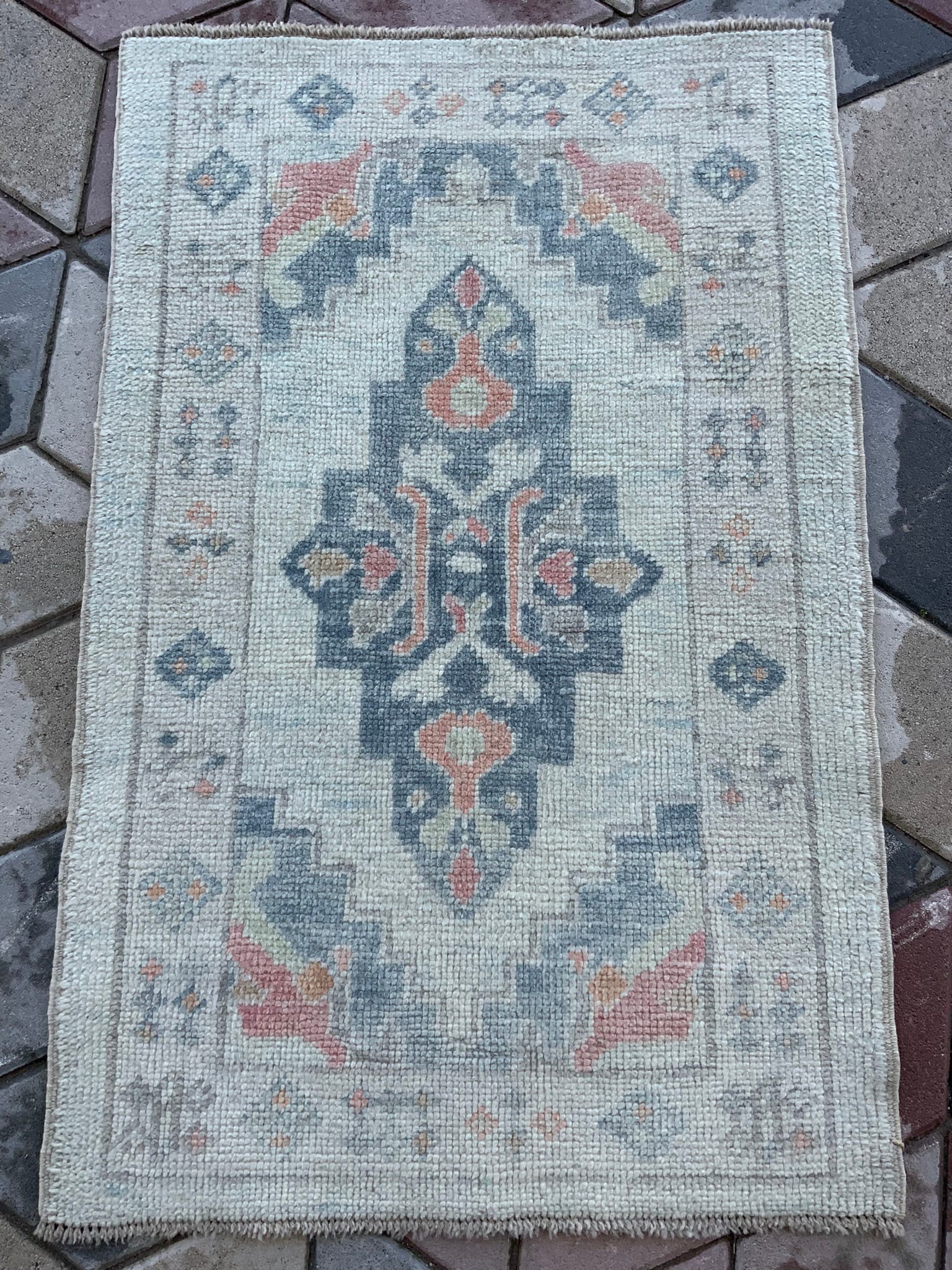 Handmade Wool Oushak Rug: Pastel Turkish Small Rug (2.4 x 3.7 ft)
