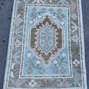 Handgefertigter Türkischer Teppich: Kleiner Anatolischer Vintage Teppich (2x3)